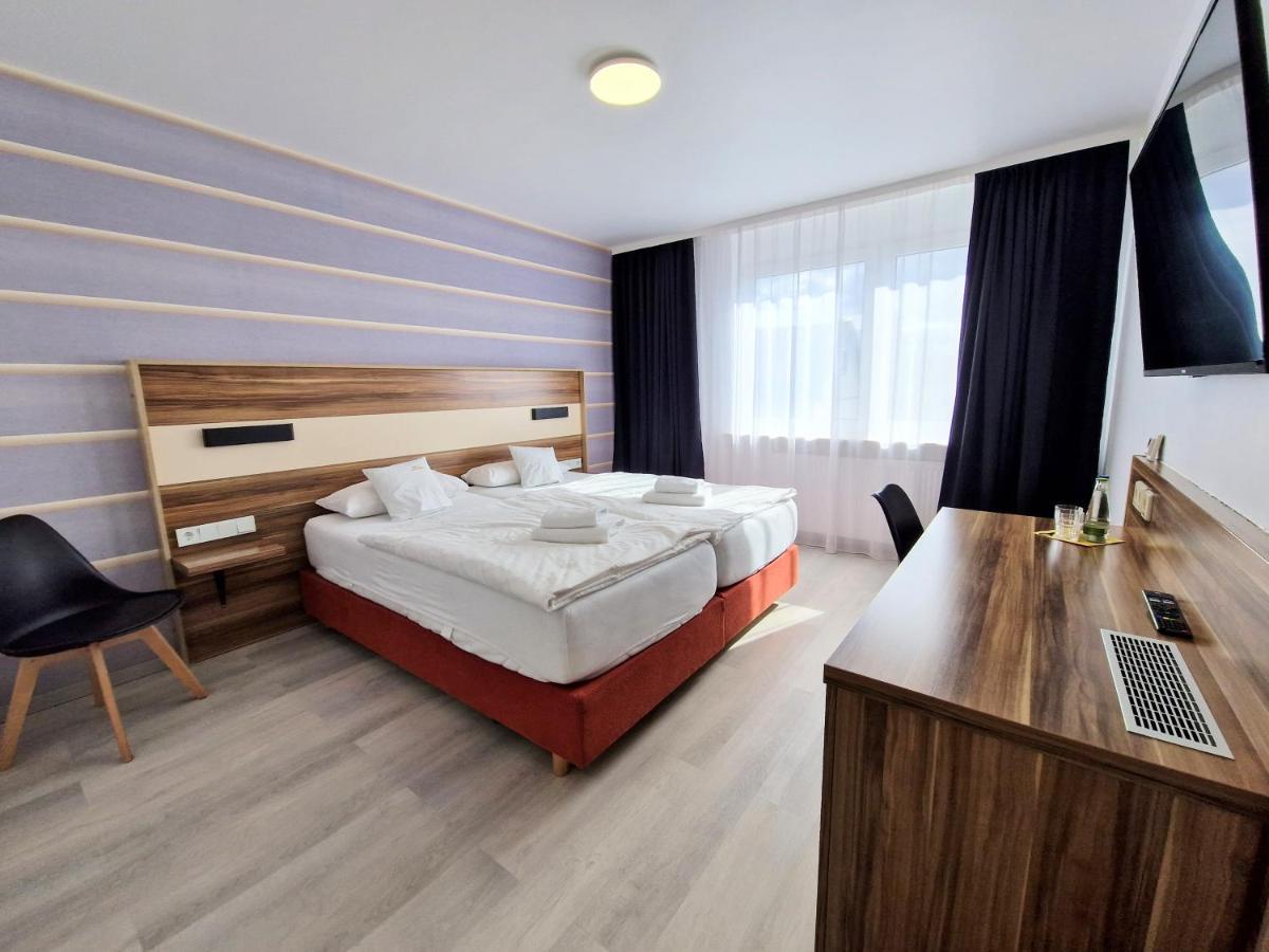 Hotel Am Kurpark Бад-Вимпфен Экстерьер фото