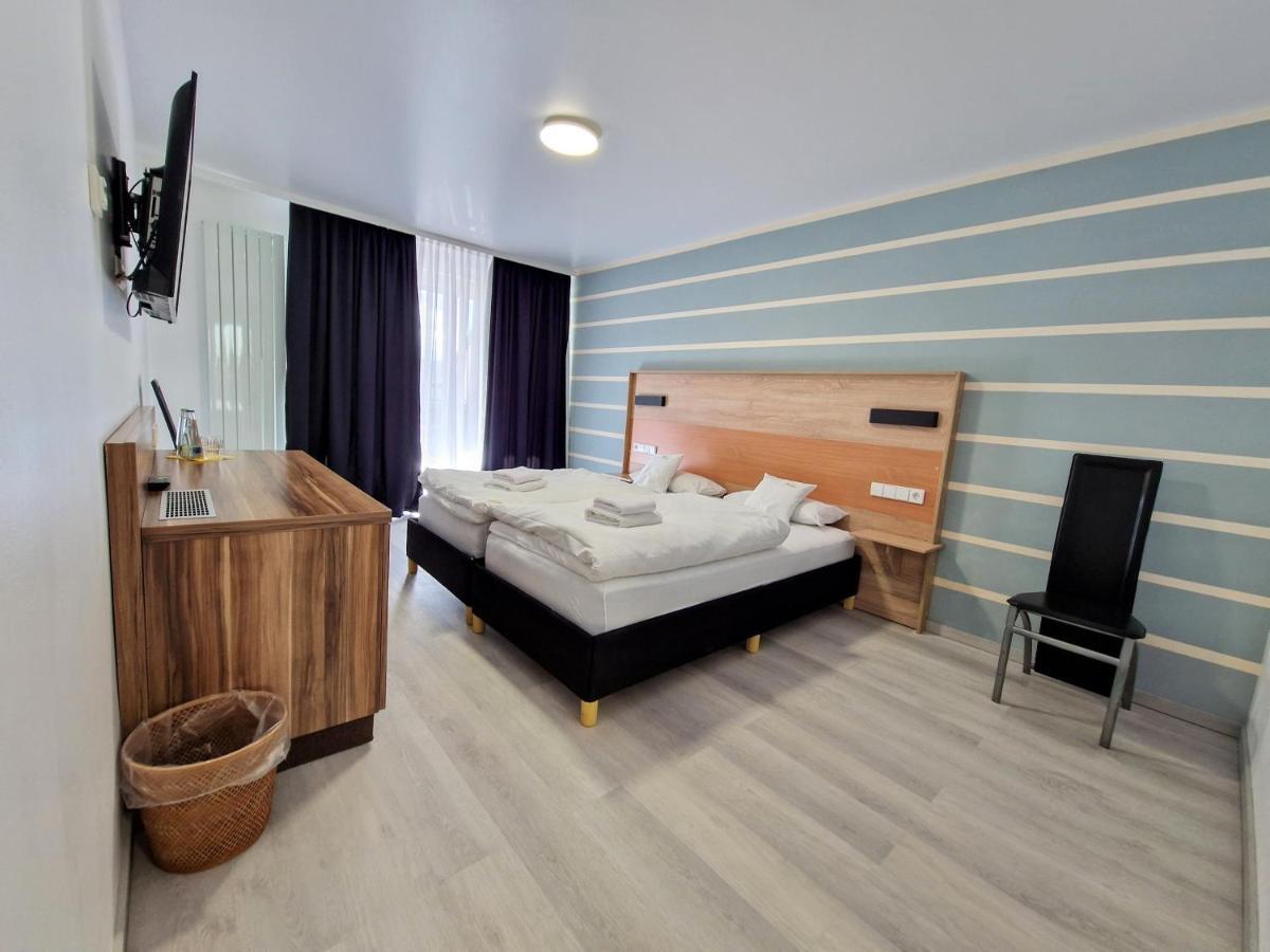Hotel Am Kurpark Бад-Вимпфен Экстерьер фото