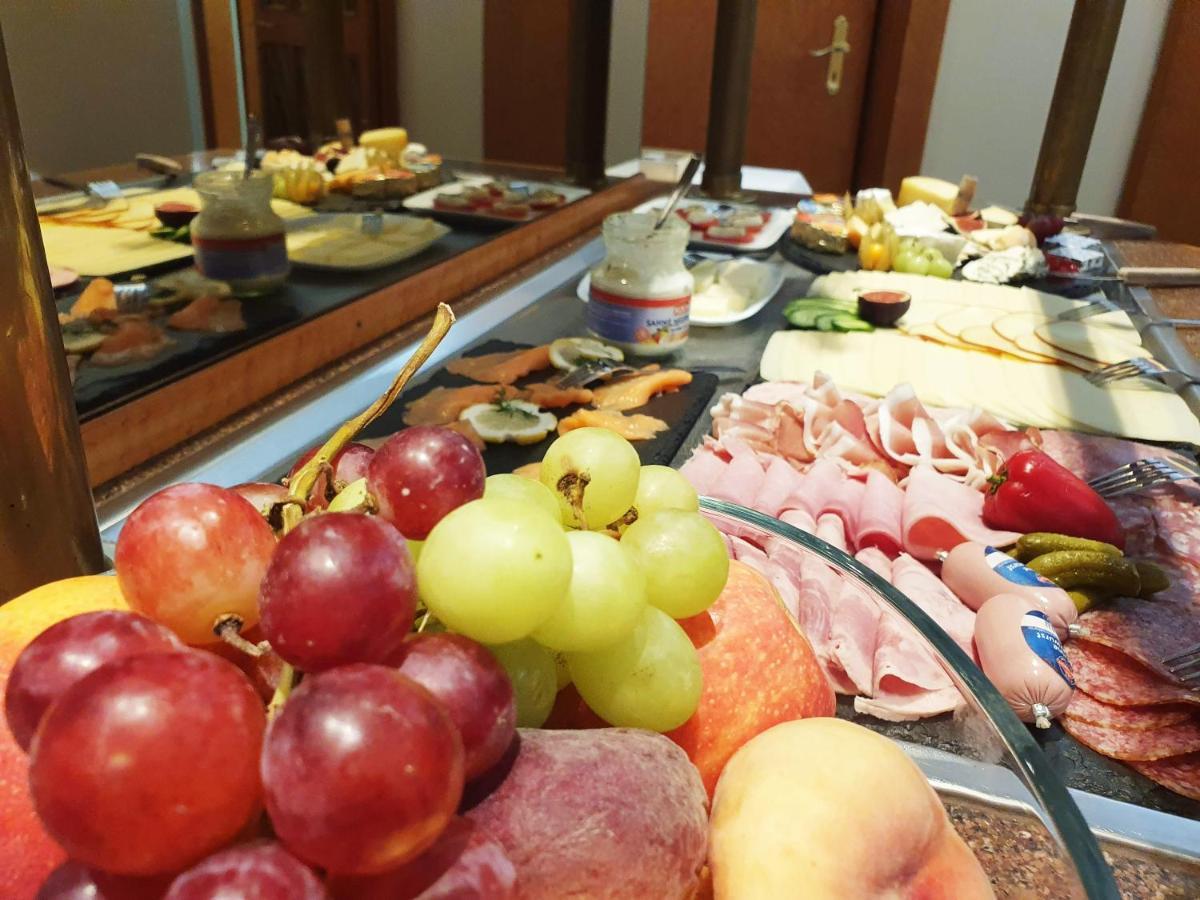Hotel Am Kurpark Бад-Вимпфен Экстерьер фото