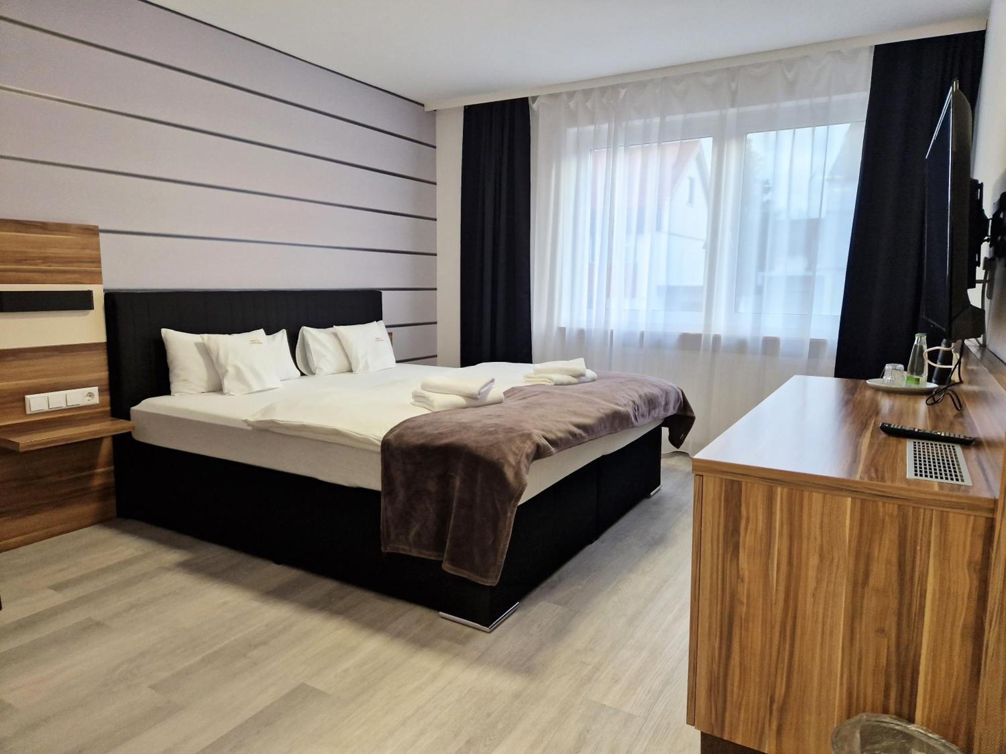 Hotel Am Kurpark Бад-Вимпфен Экстерьер фото